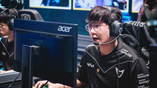 LPL美女与韩援绯闻引发网友热议